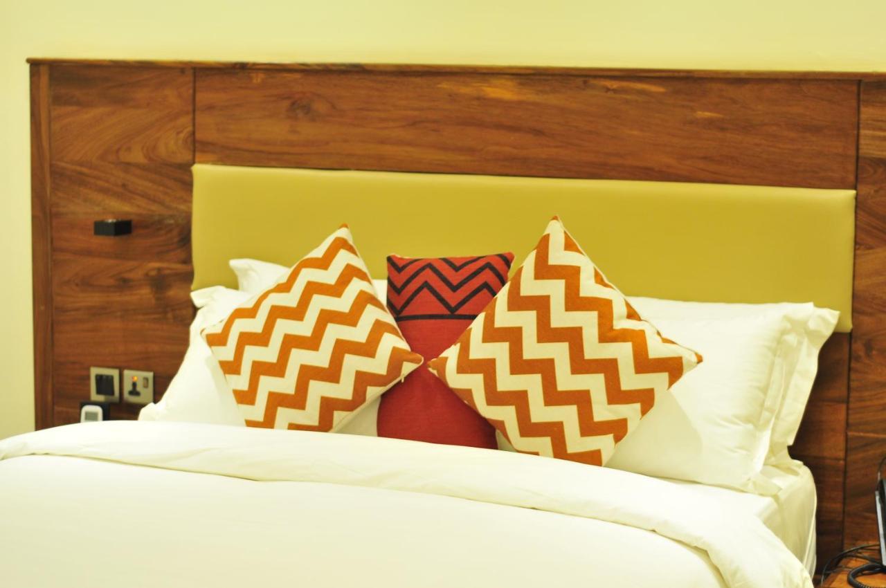 Millennium Terrace Hotel คัมพาลา ภายนอก รูปภาพ