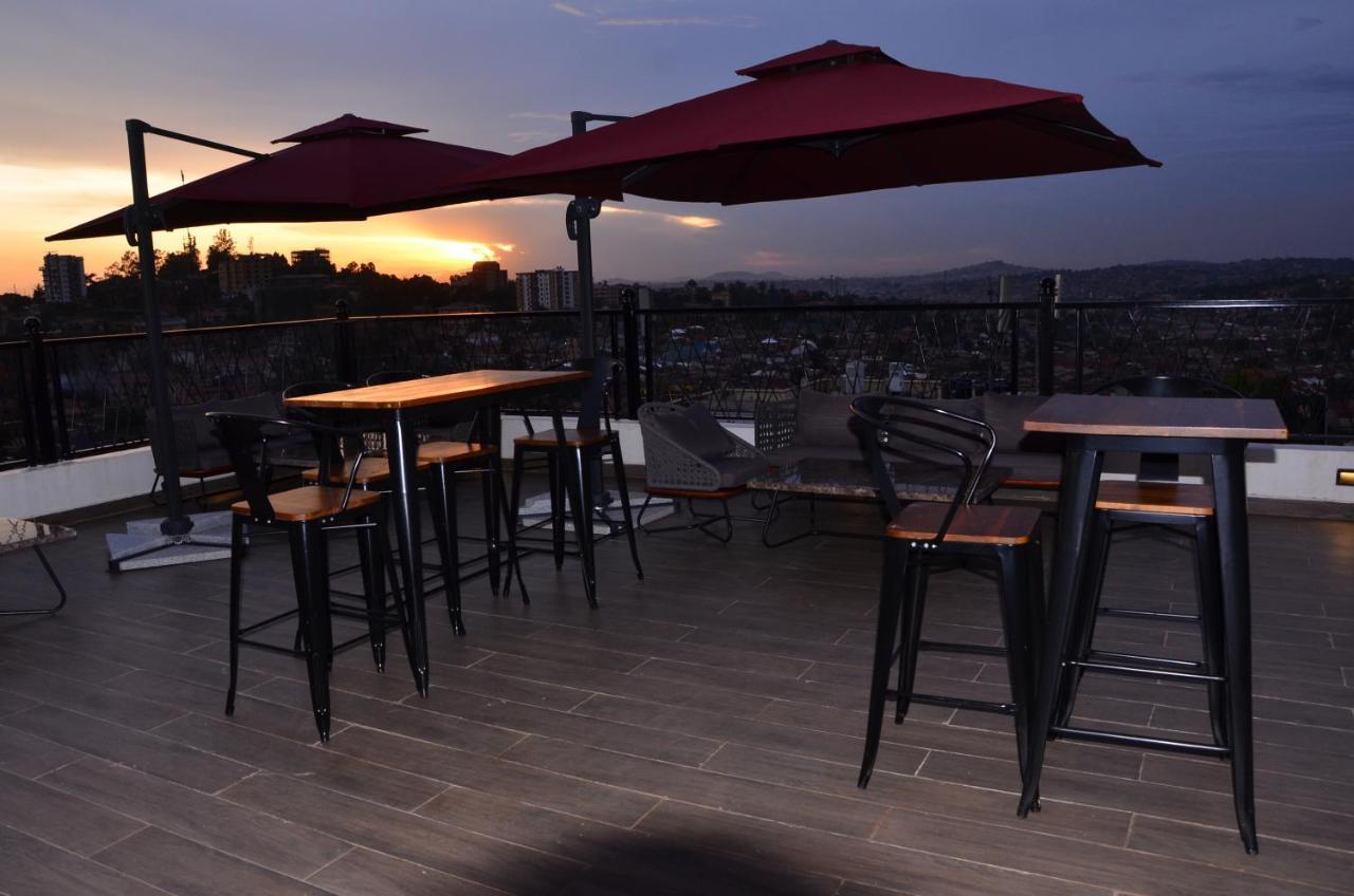 Millennium Terrace Hotel คัมพาลา ภายนอก รูปภาพ