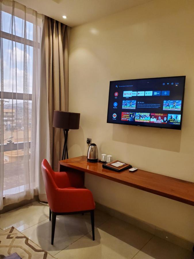 Millennium Terrace Hotel คัมพาลา ภายนอก รูปภาพ