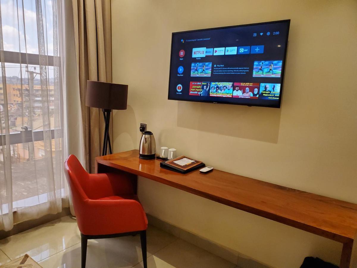 Millennium Terrace Hotel คัมพาลา ภายนอก รูปภาพ