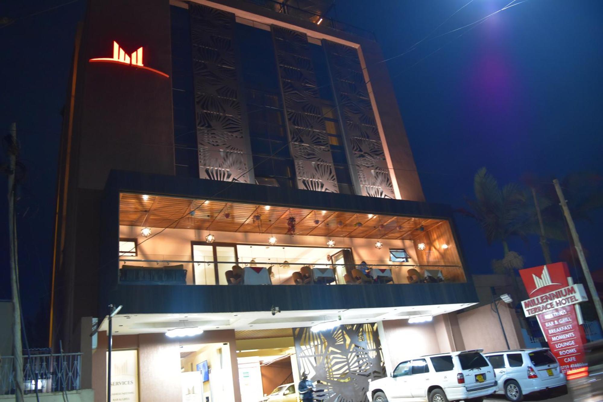 Millennium Terrace Hotel คัมพาลา ภายนอก รูปภาพ