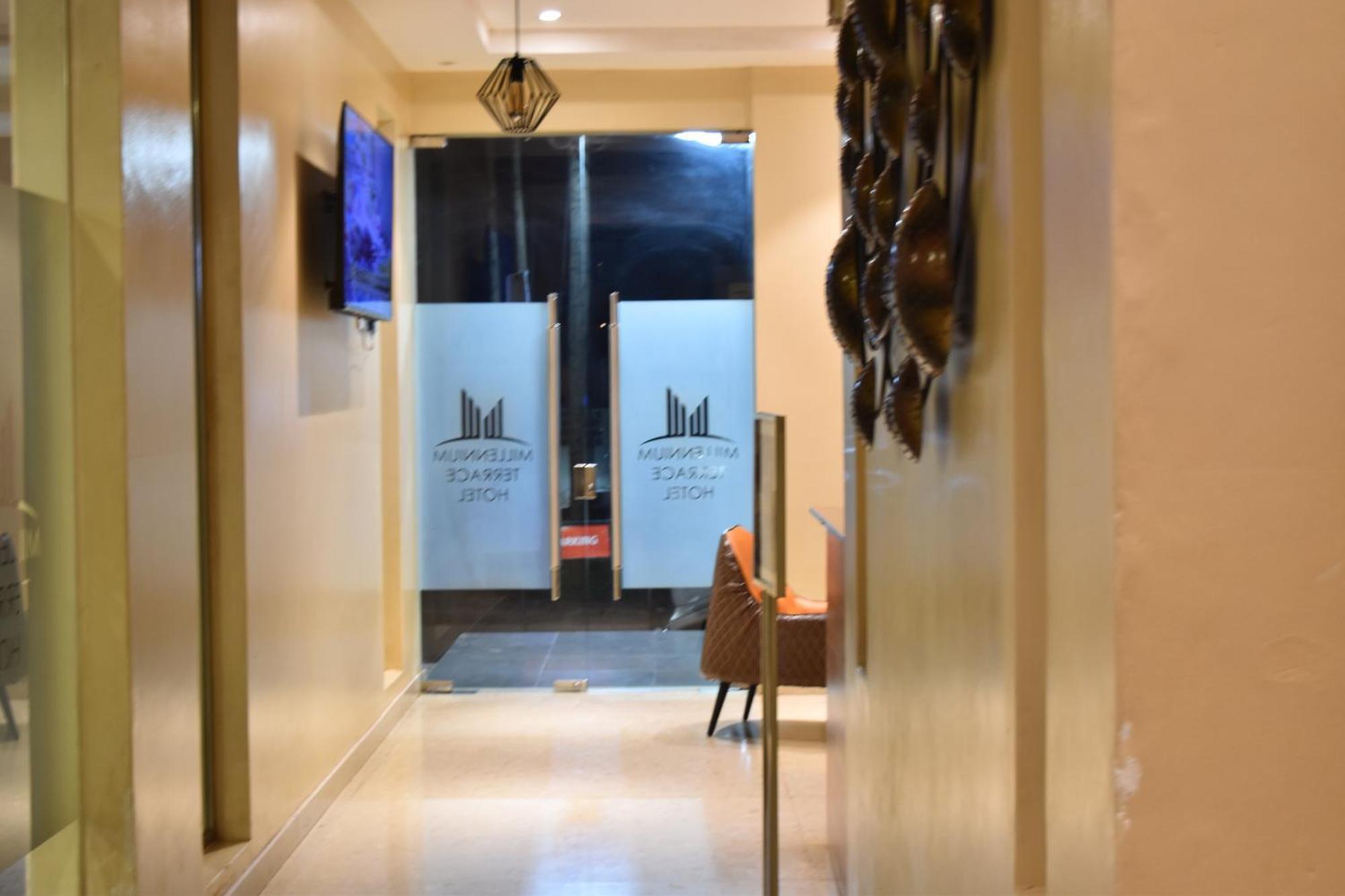 Millennium Terrace Hotel คัมพาลา ภายนอก รูปภาพ